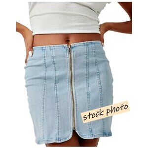 WE THE FREE People Womens Layla Denim Mini Skirt Size 4 Full Zip Blue Light Wash